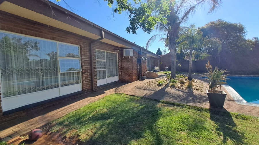 3 Bedroom Property for Sale in Heuwelsig Free State